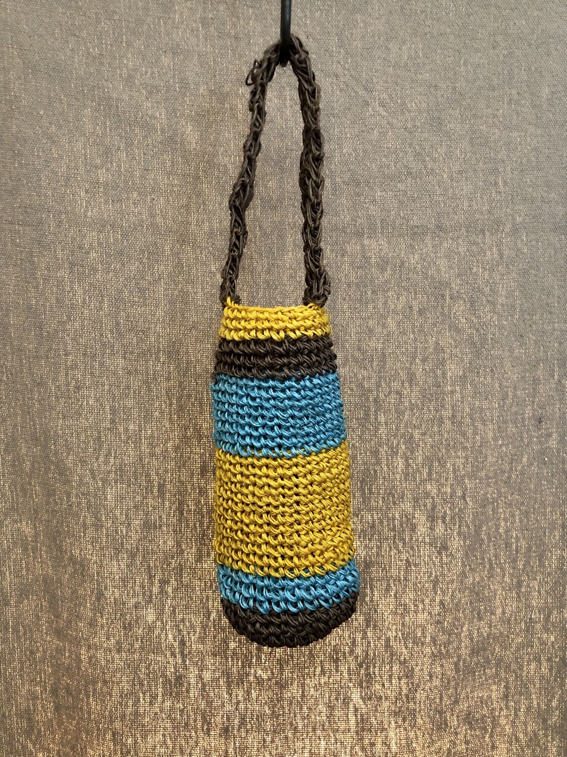 Crocheted Fique Wine Bag - Yellow/Blue