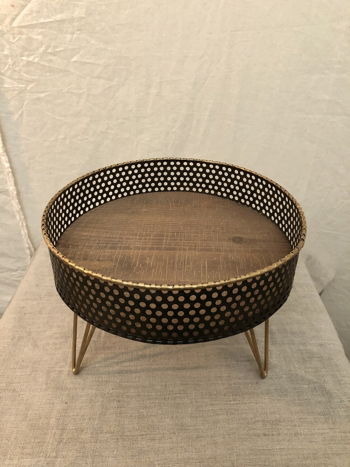 Round Perforated Metal &amp; Wood Riser - Sm