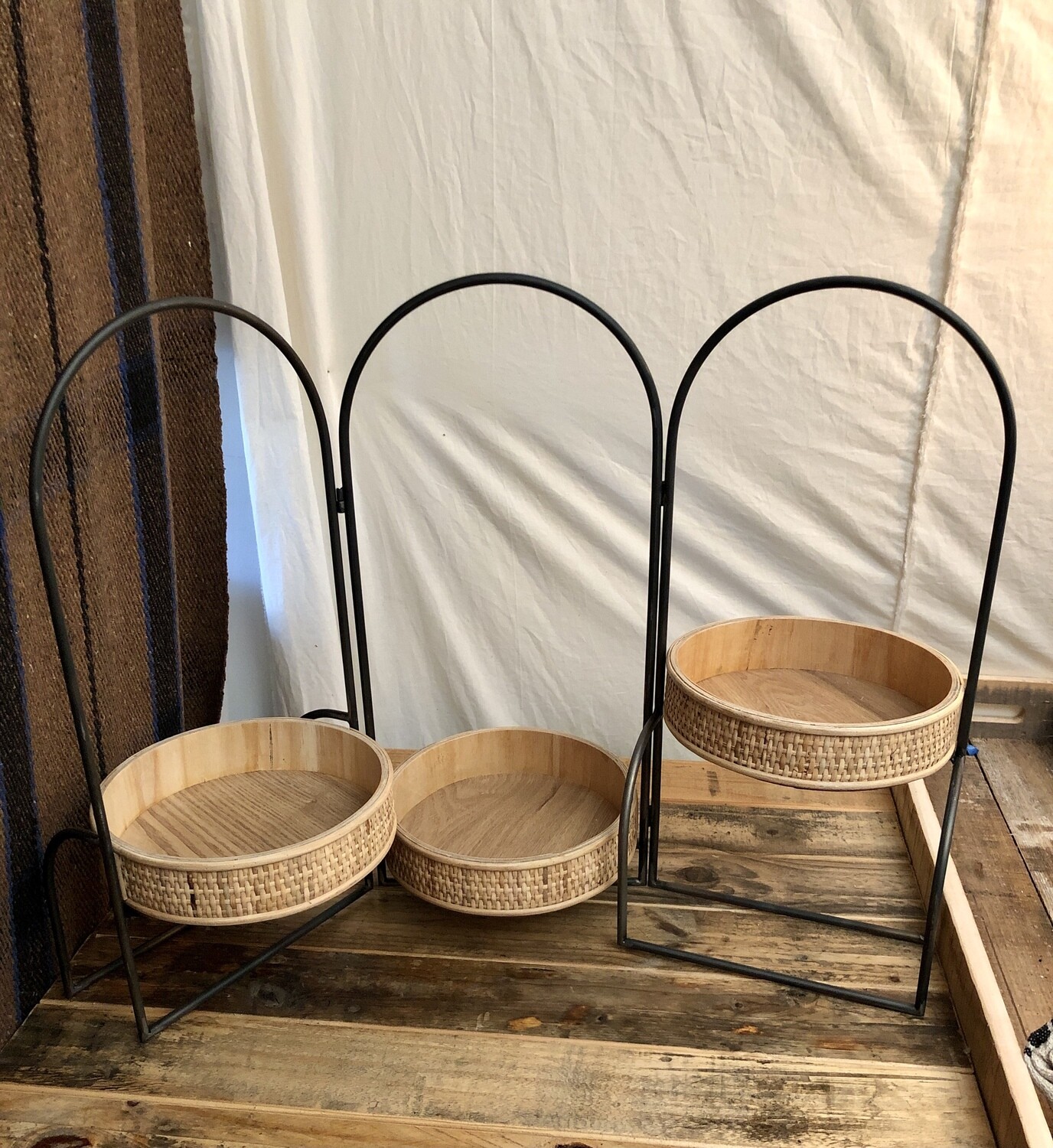 Folding Triple Round Display