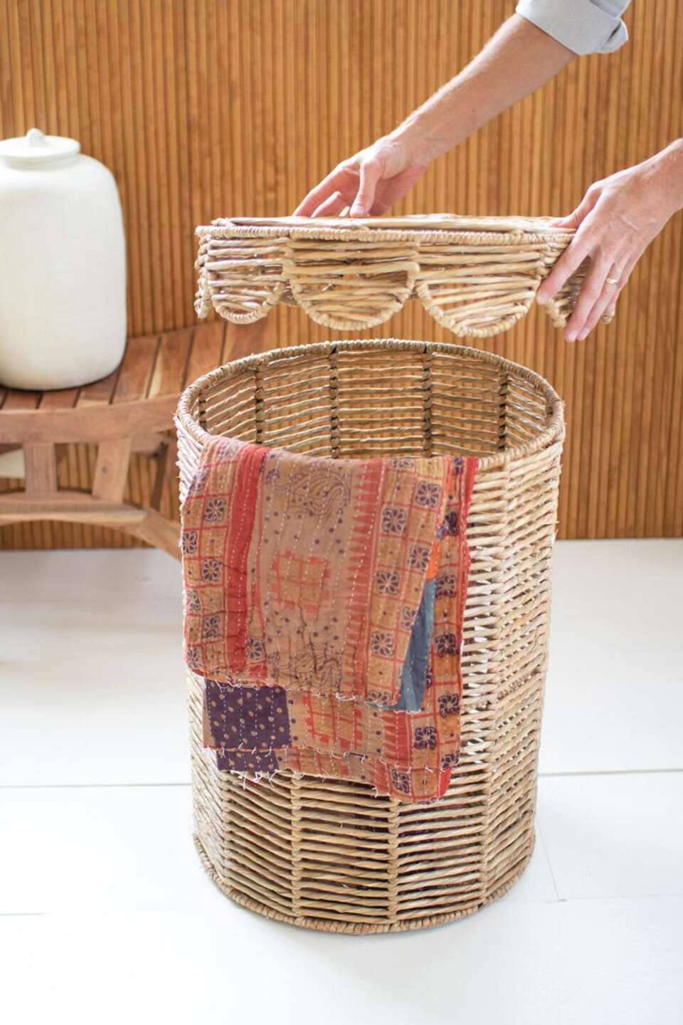Woven Seagrass Hamper w/Scalloped Edge Lid