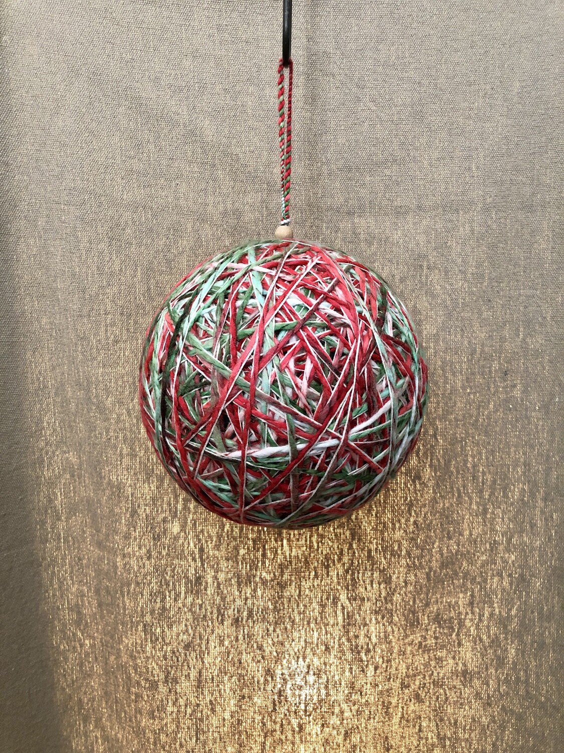 Yarn Twine Ornament RE/GR/WH 8&quot;