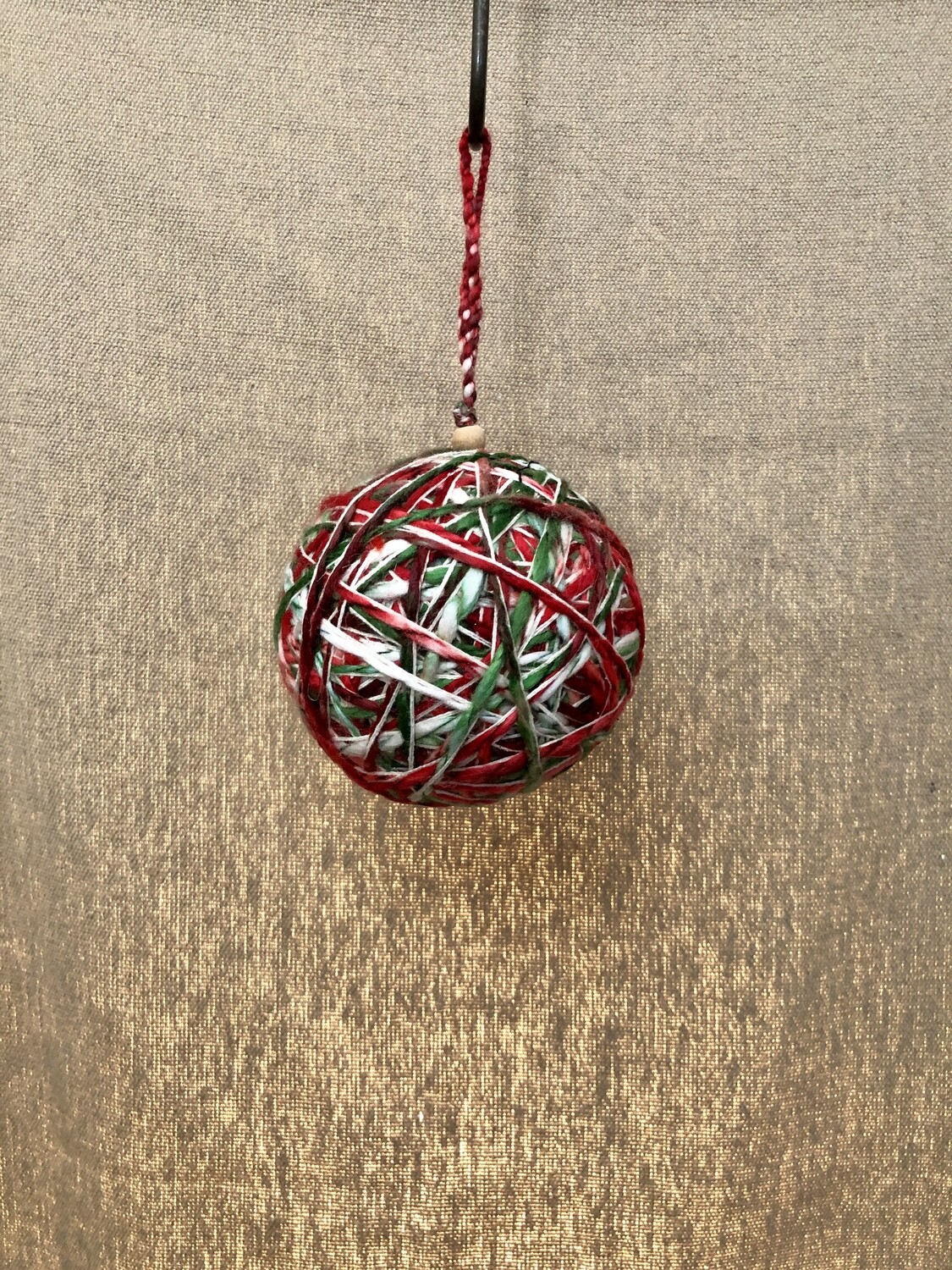 Yarn Twine Ornament RE/GR/WH 4.5&quot;