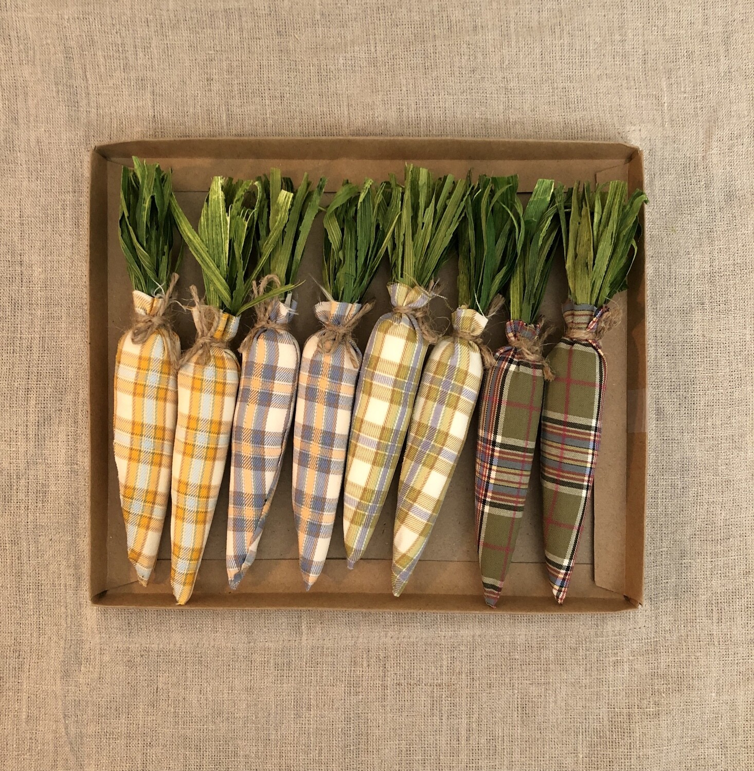 S/8 Check Patterned Carrots 7" S/8 Check Patterned Carrots 7"