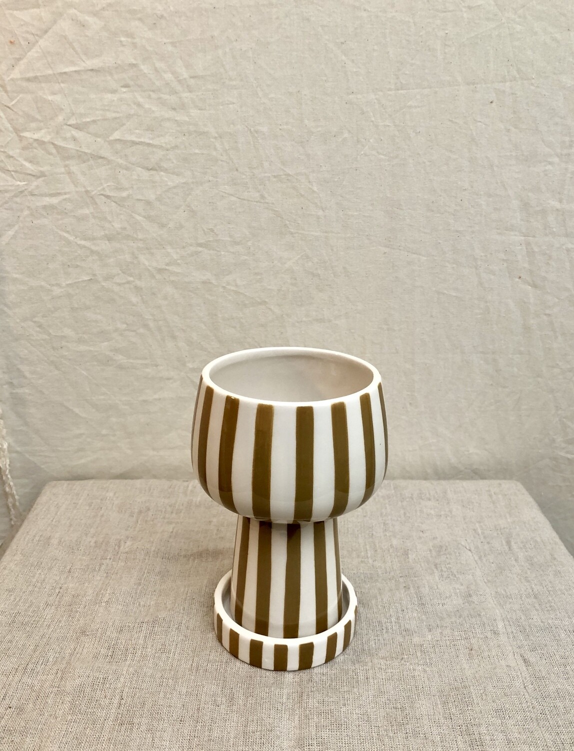 Mustard Strip Planter w/Saucer Sm