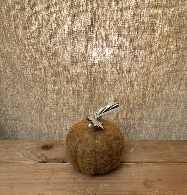 Wool Pumpkin w/Wood Leaf Sm Brown