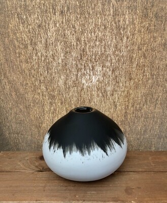 Oslo Short Black &amp; White Vase