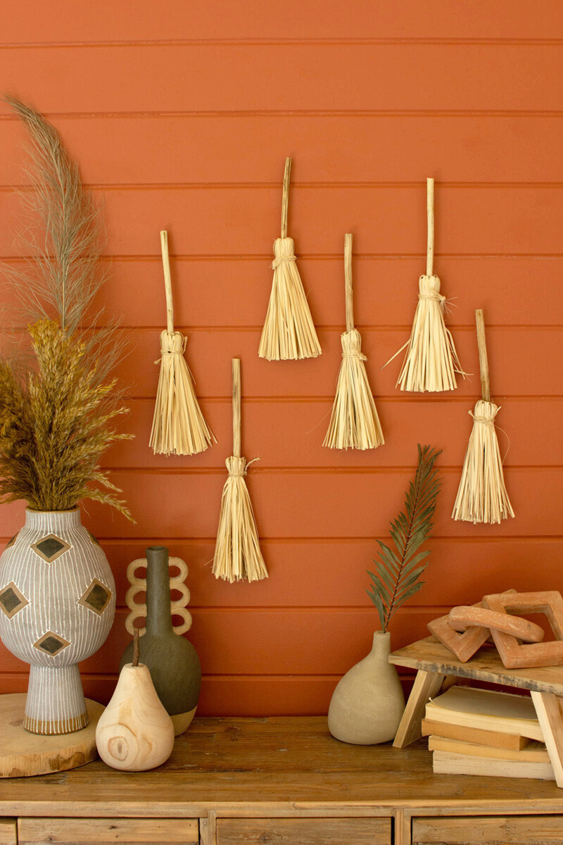 Palm Hand Broom w/Wooden Handle Palm Hand Broom w/Wooden Handle