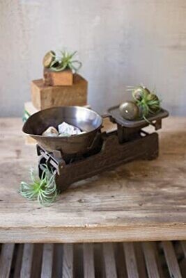 Refurbished Antique Metal Scale Refurbished Antique Metal Scale