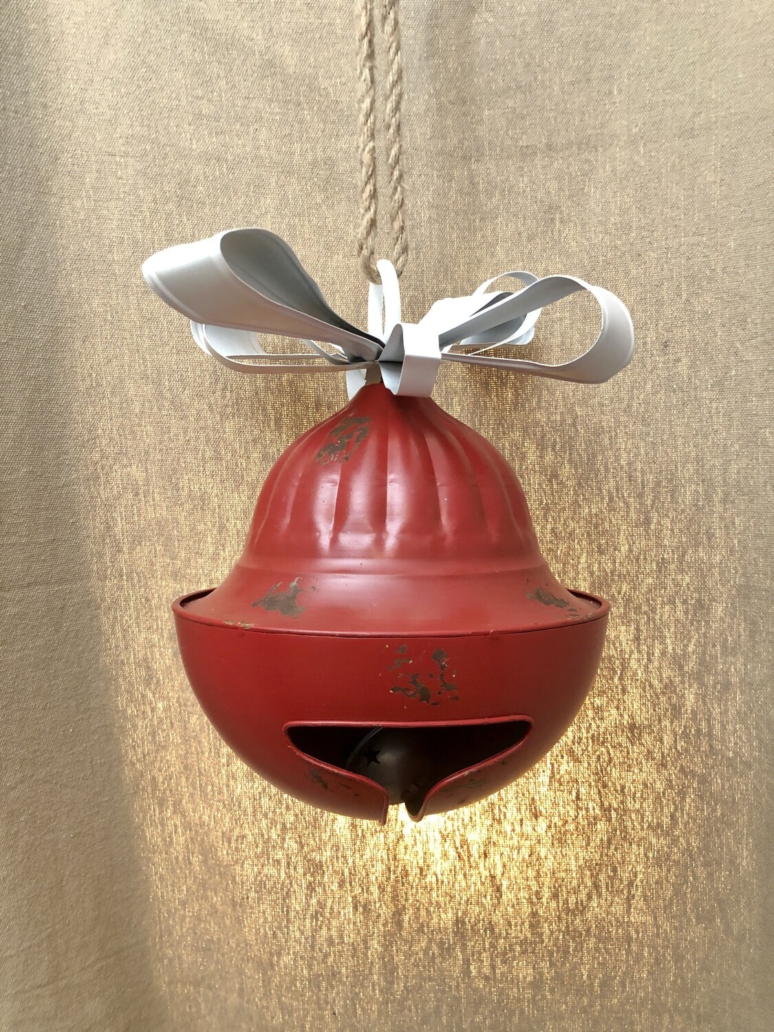 Metal Red Vintage Bell Lg - White