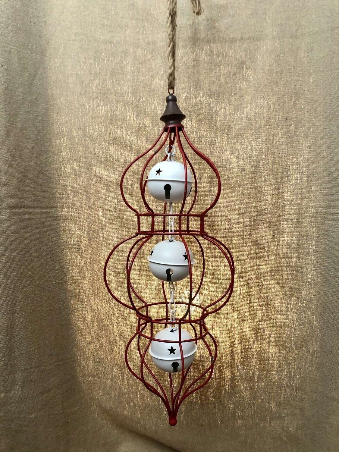 Metal Red/White 3 Hanging Bells Metal Red/White 3 Hanging Bells