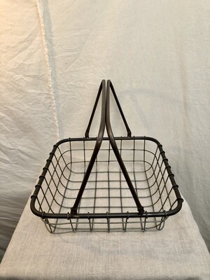 Galv Rustic Wire Square Basket Med