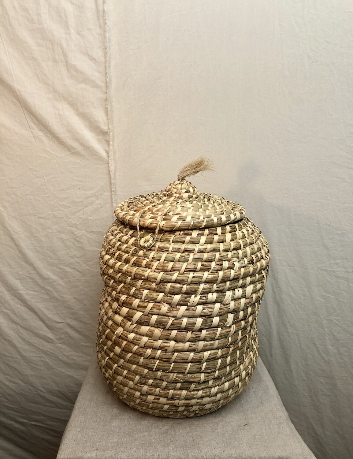 Oval Seagrass Basket w/Lid Lg Oval Seagrass Basket w/Lid Lg