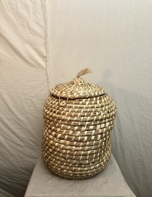 Oval Seagrass Basket w/Lid Lg