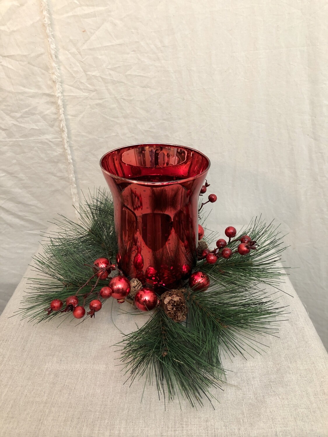 Glass Hurricane w/Garland Ring Lg Red