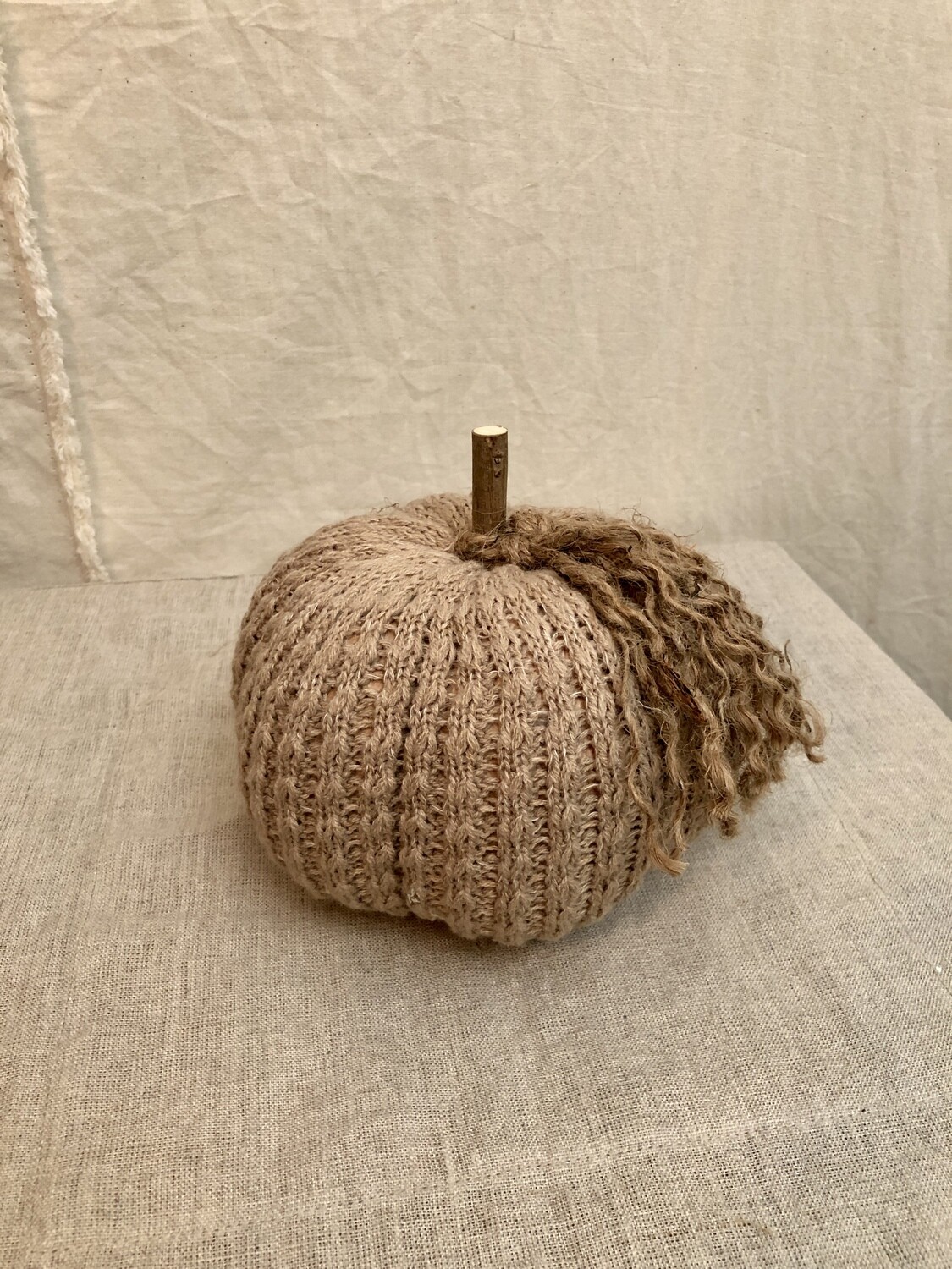 Fabric Cream Pumpkin w/Jute Sm