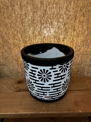 Resin Black & White Floral Flower Pot Sm Resin Black & White Floral Flower Pot Sm