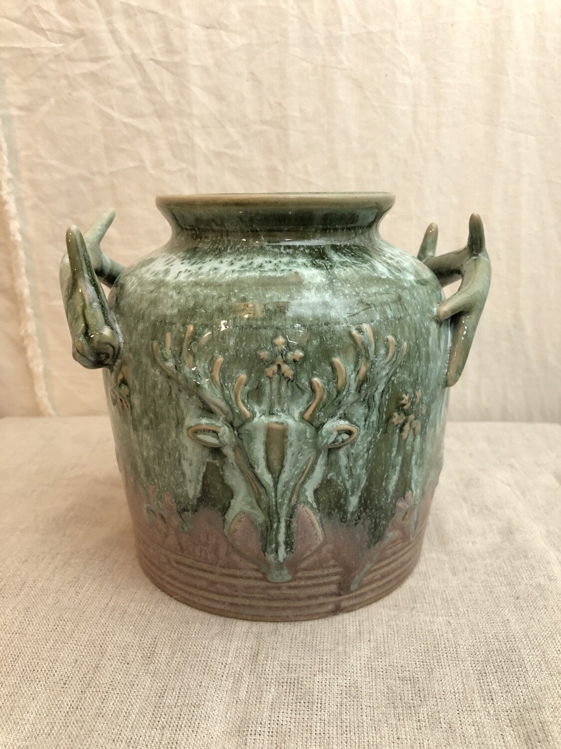 Reindeer Vase GR/BR Wide 6" Reindeer Vase GR/BR Wide 6"