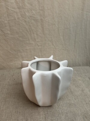 Wavy Vase Sm - White