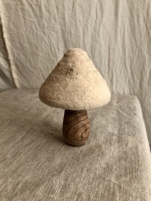 Cream Mushroom 5&quot;