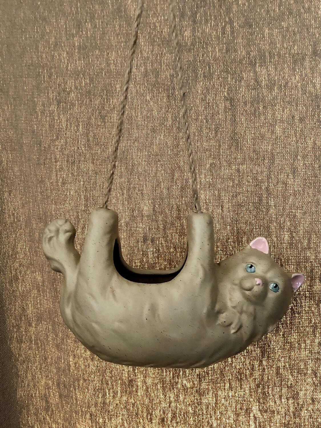 Ceramic Fluffy Cat Hanging Planter