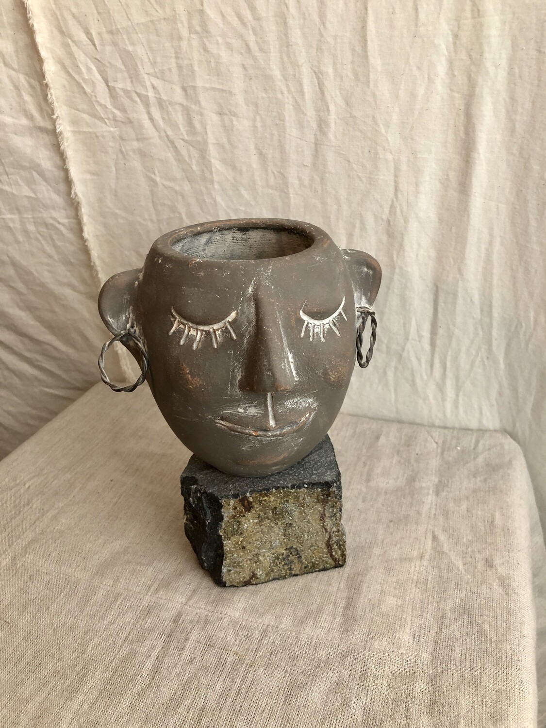 Clay Face Pot w/Rock Base Lg