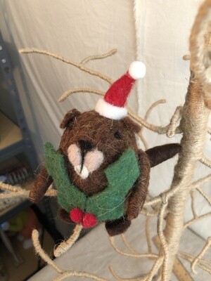 Lg Felt Beaver w/Holly Ornament