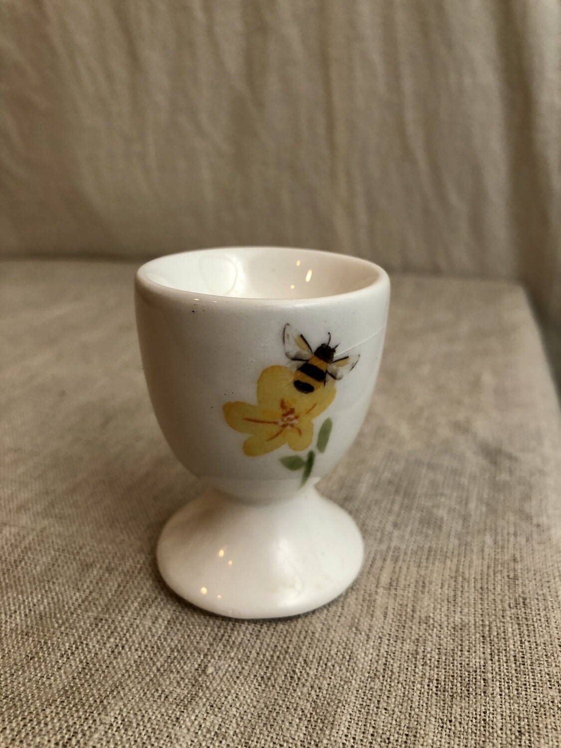 Bumble Bee Egg Holder