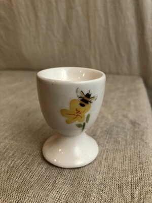 Bumble Bee Egg Holder