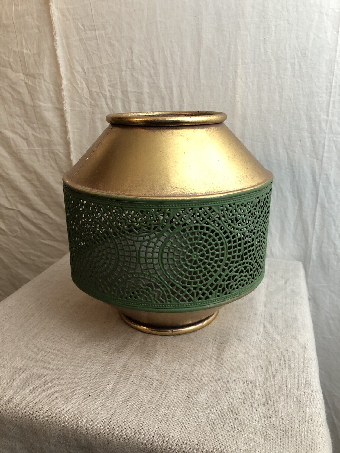 Mesh Metal Candleholder w/Glass 10.25" Mesh Metal Candleholder w/Glass 10.25"