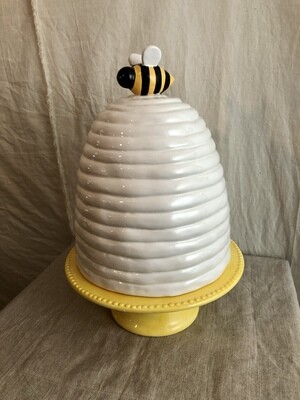Ceramic Bee Hive Cloche w/Lid Lg