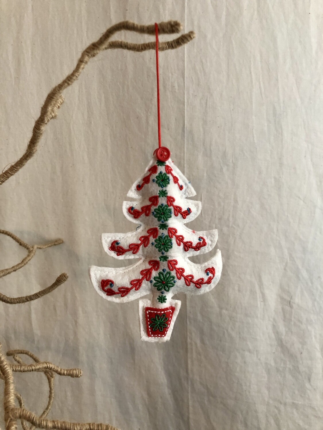 Felt Scandi Emb Tree Ornament - White
