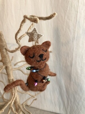 Felt Christmas Cat w/Gold Star Ornament