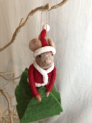 Felt Mouse on Leaf Sled Ornament