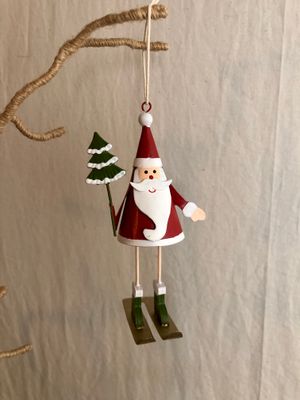 Metal Santa Skiing w/Tree