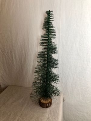 Swirl Green Bristle Tree Med