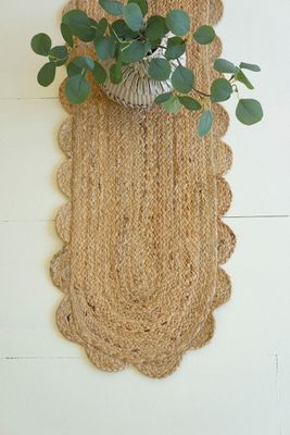 Scalloped Sea Grass Table Runner