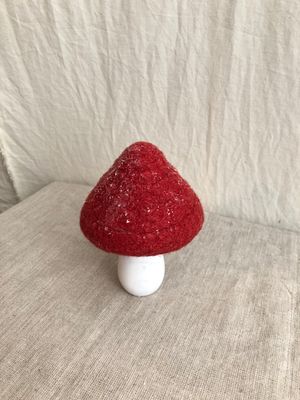 Snowed Red Mushroom 6&quot;