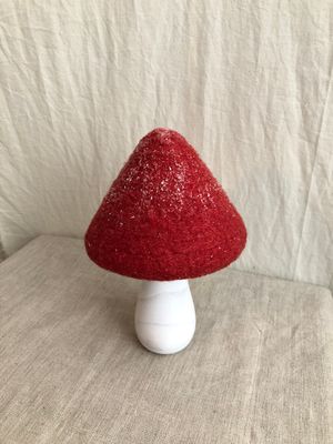 Snowed Red Mushroom 8&quot;