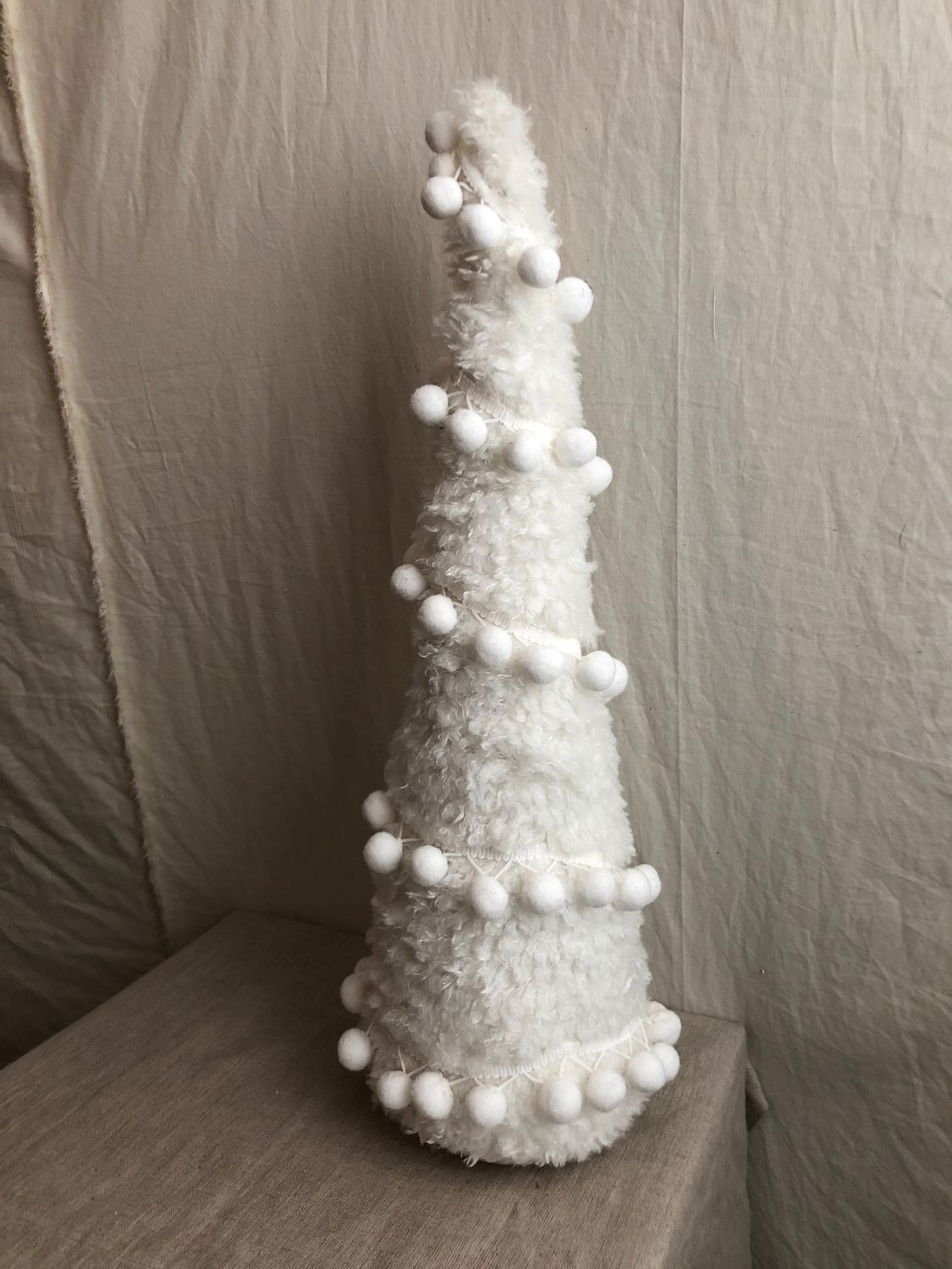Pompon Fur Cone Tree 20" Pompon Fur Cone Tree 20"