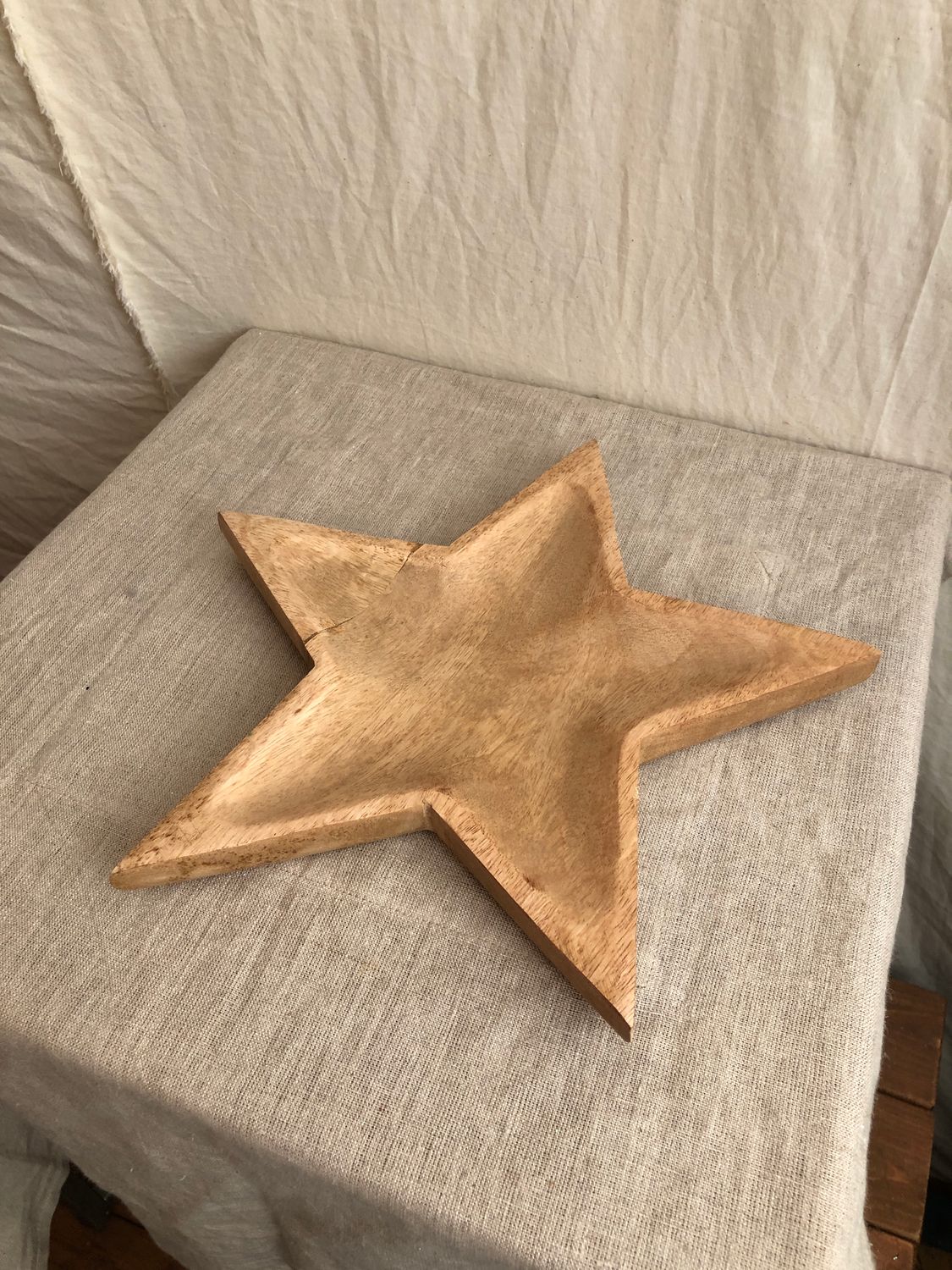 Mango Wood Star Tray Lg