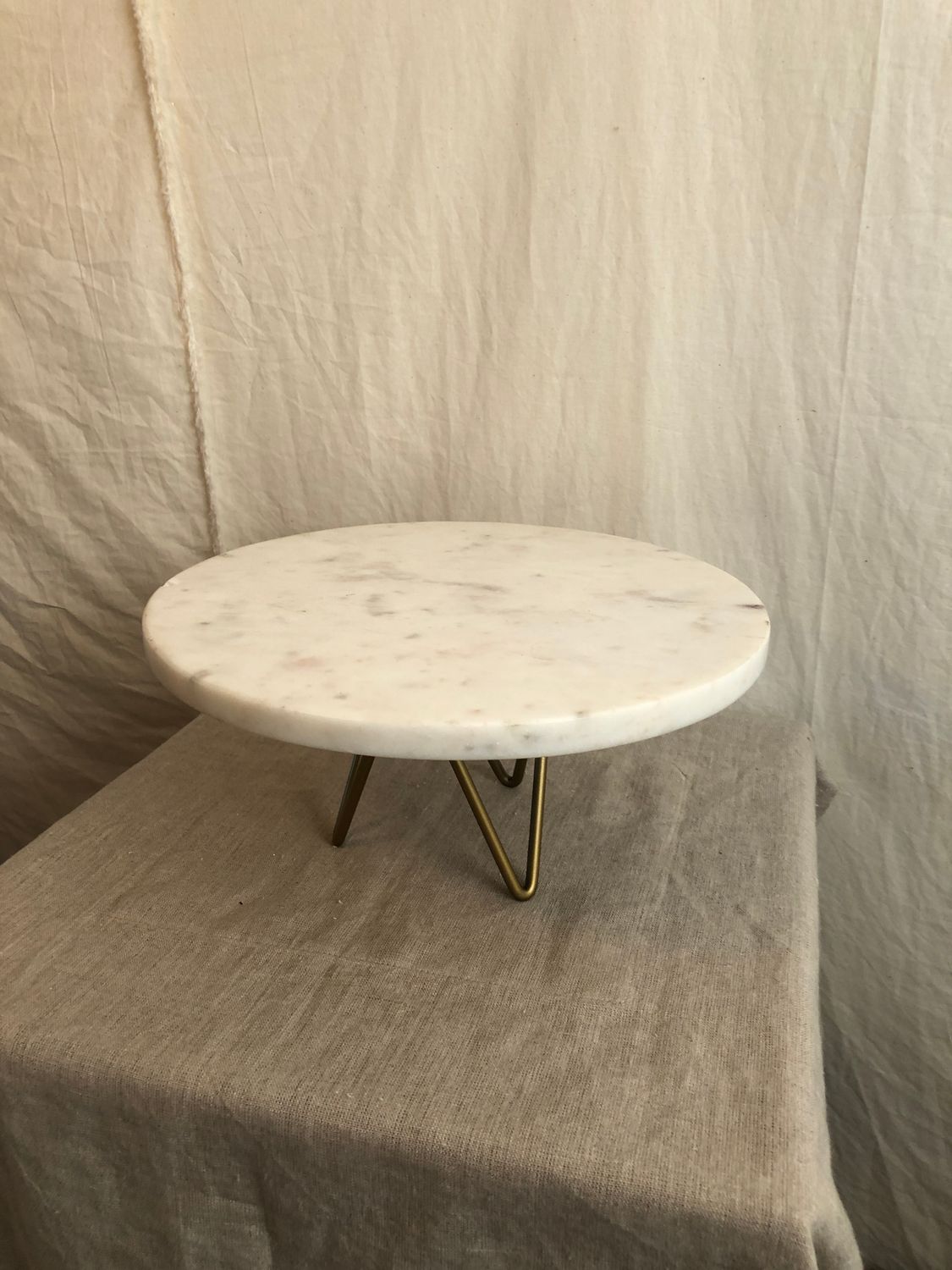 White Marble Display Stand w/Brass Base Sm