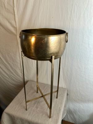 Brass Finish Planter w/Stand Lg