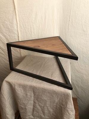 Metal &amp; Wood Triangle Riser Sm