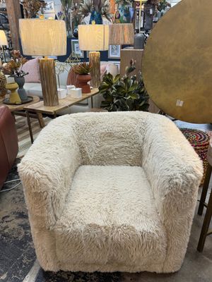 Cozy Swivel Chair - Sand
