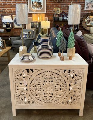 Jolie Accent Chest