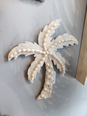 Palm Tree - White Tusk, Annulus &amp; Crushed Shell Wall Decor