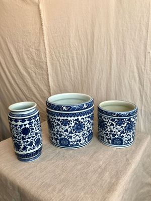 Ceramic Blue &amp; White Vase 6.5&quot; x 6&quot;T
