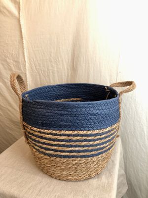Basket w/Handle Lg Blue