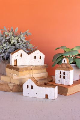 S/3 White Wooden Houses