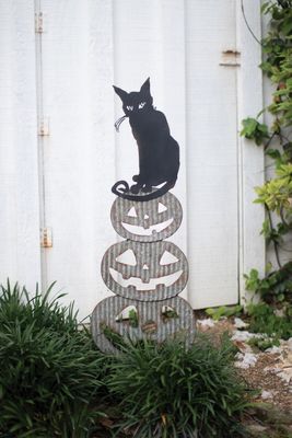 Stacking Painted Metal Jack-O-Lanterns w/Cat Yard Art